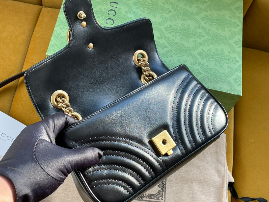 GUCCI MARMONT MATELASSÉ SMALL 22 BAG BLACK CALFSKIN