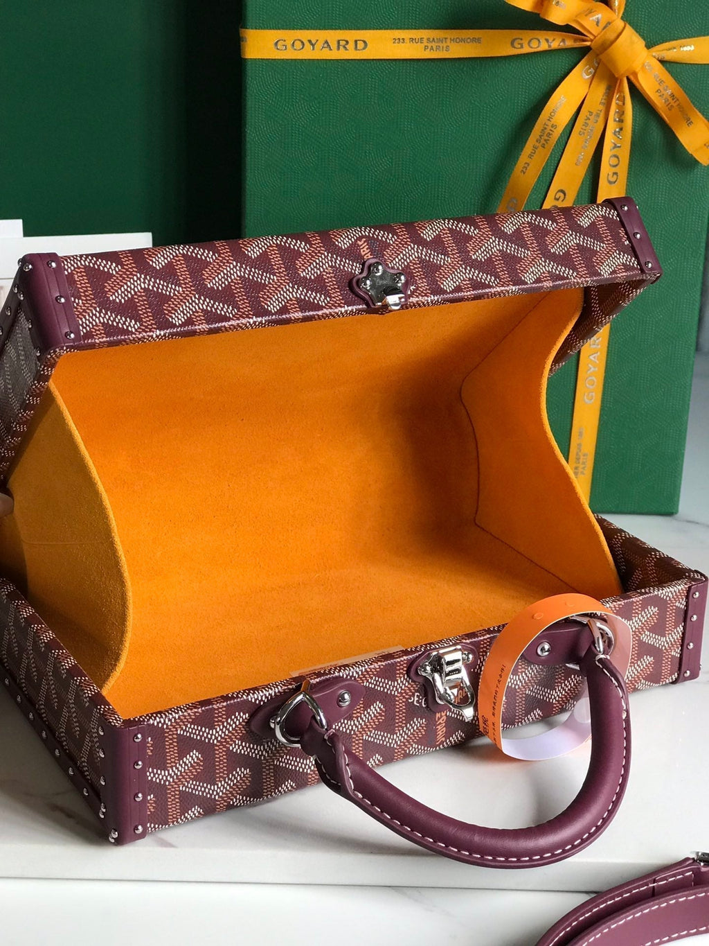 GRAND HÔTEL TRUNK BAG 24 IN BURGUNDY RED GOYARDINE CANVAS AND CALFSKIN