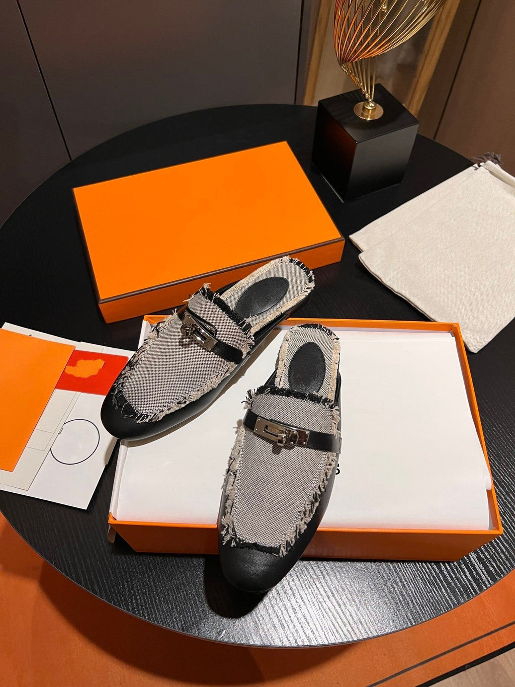 HERMES 0z Mule Noir/Prunoir