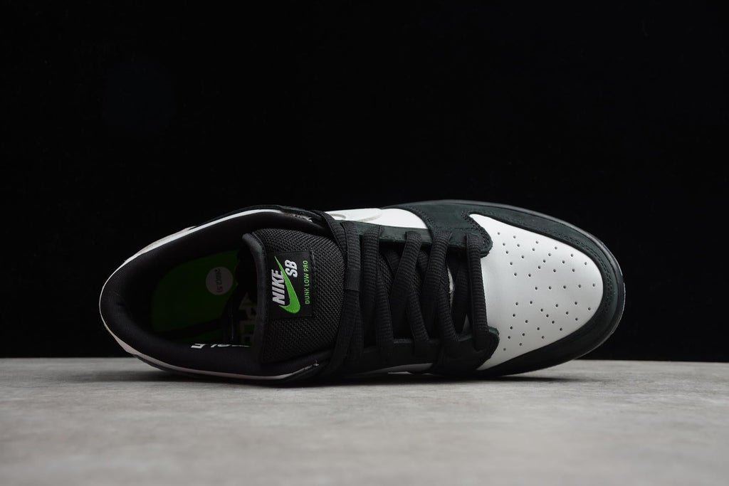 Nike SB Dunk Low Staple Panda Pigeon
