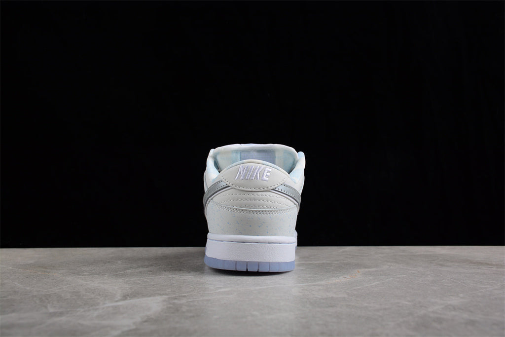 Nike SB Dunk Low White Lobster