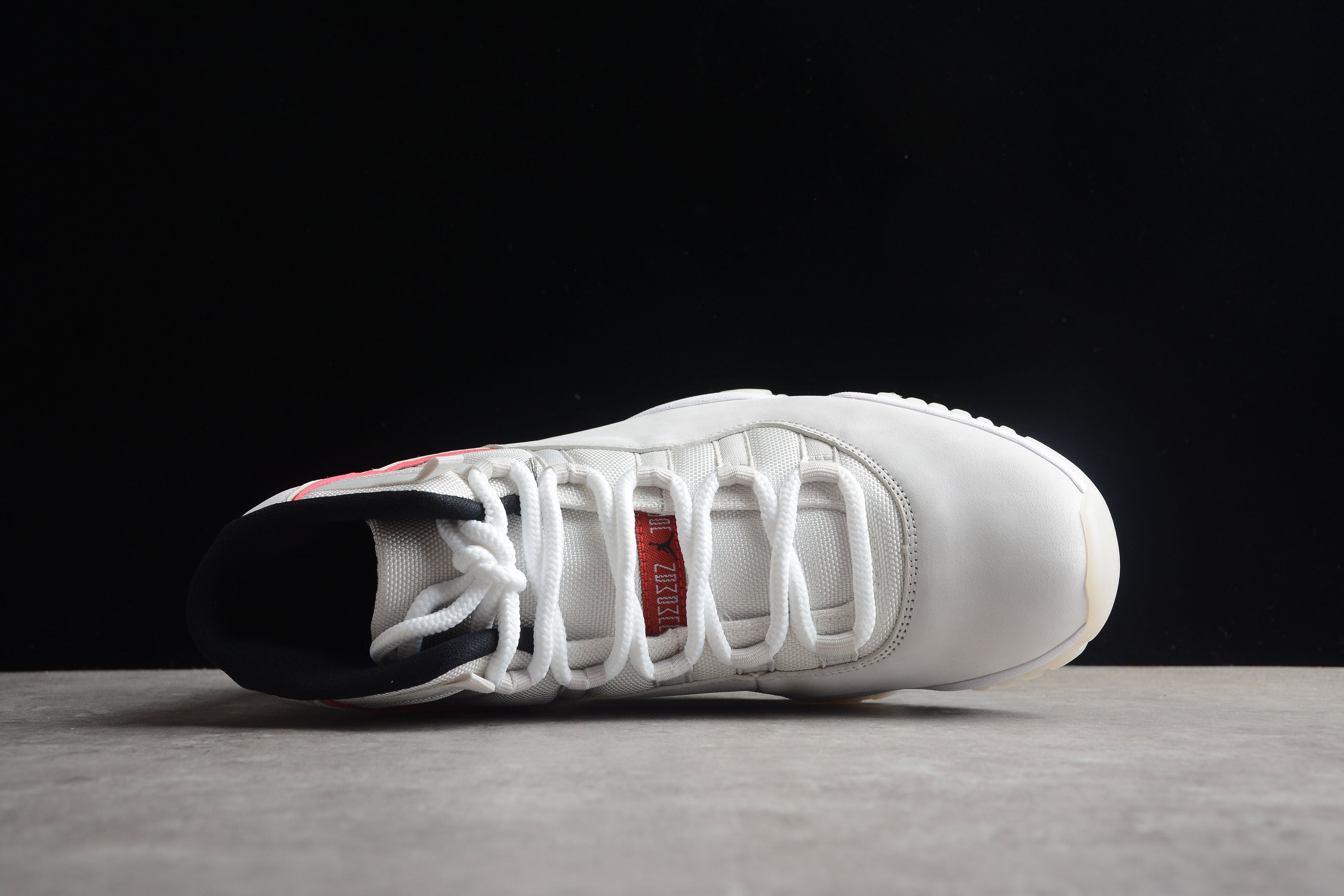 AJ 11 "Platinum Tint"