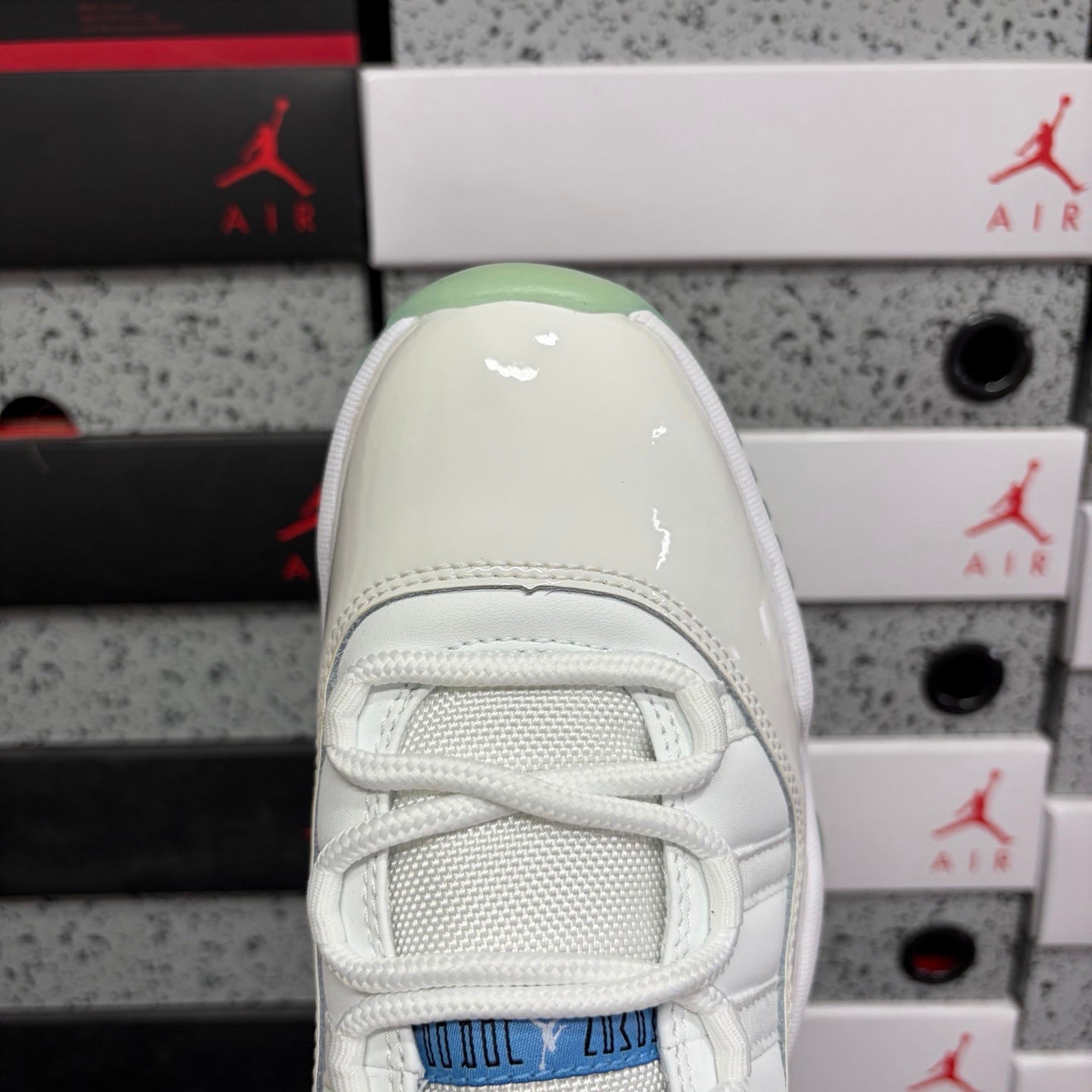 AJ 11 Low "Legend Blue"