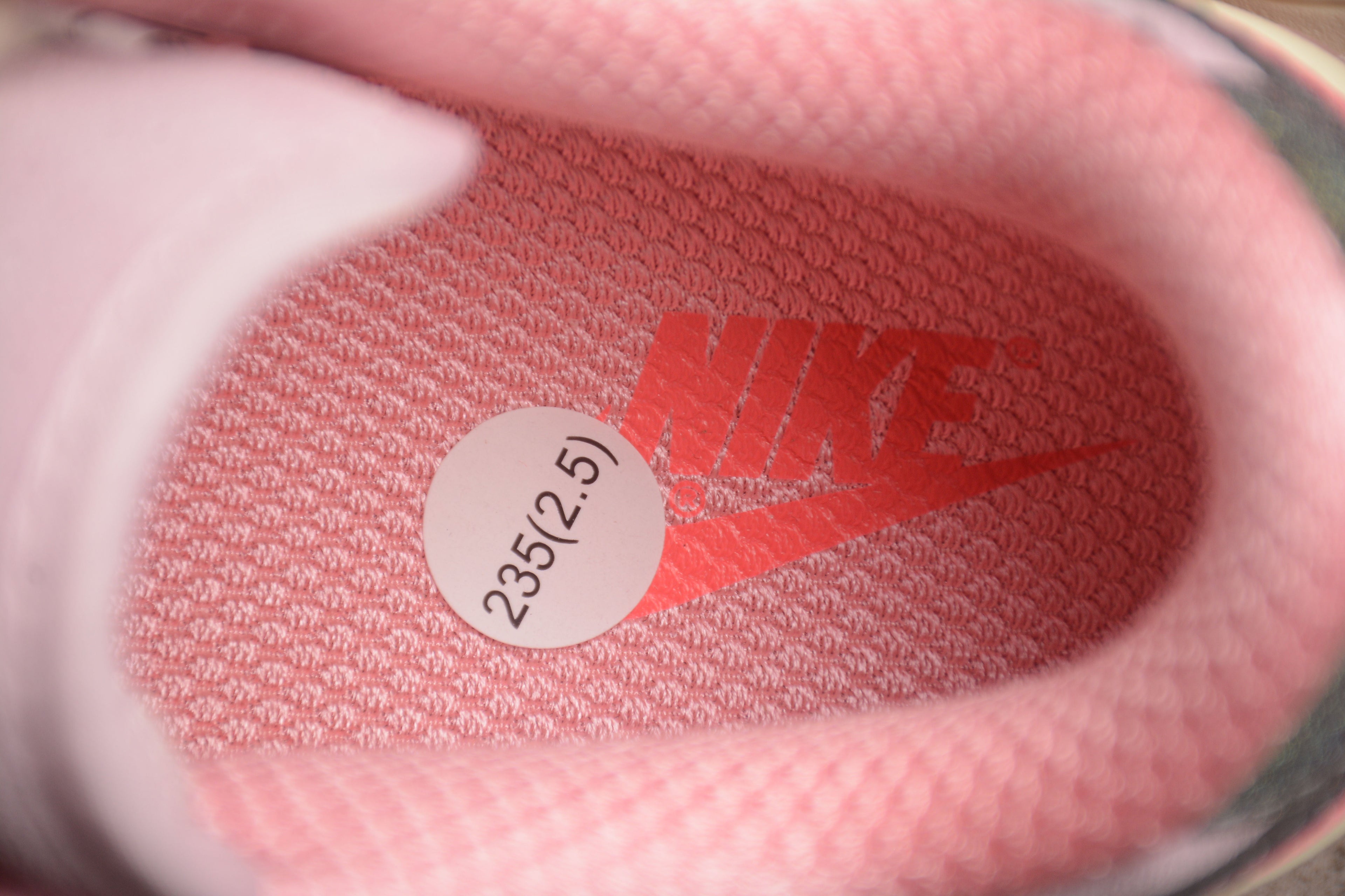 Nike Dunk Low LX Barbie