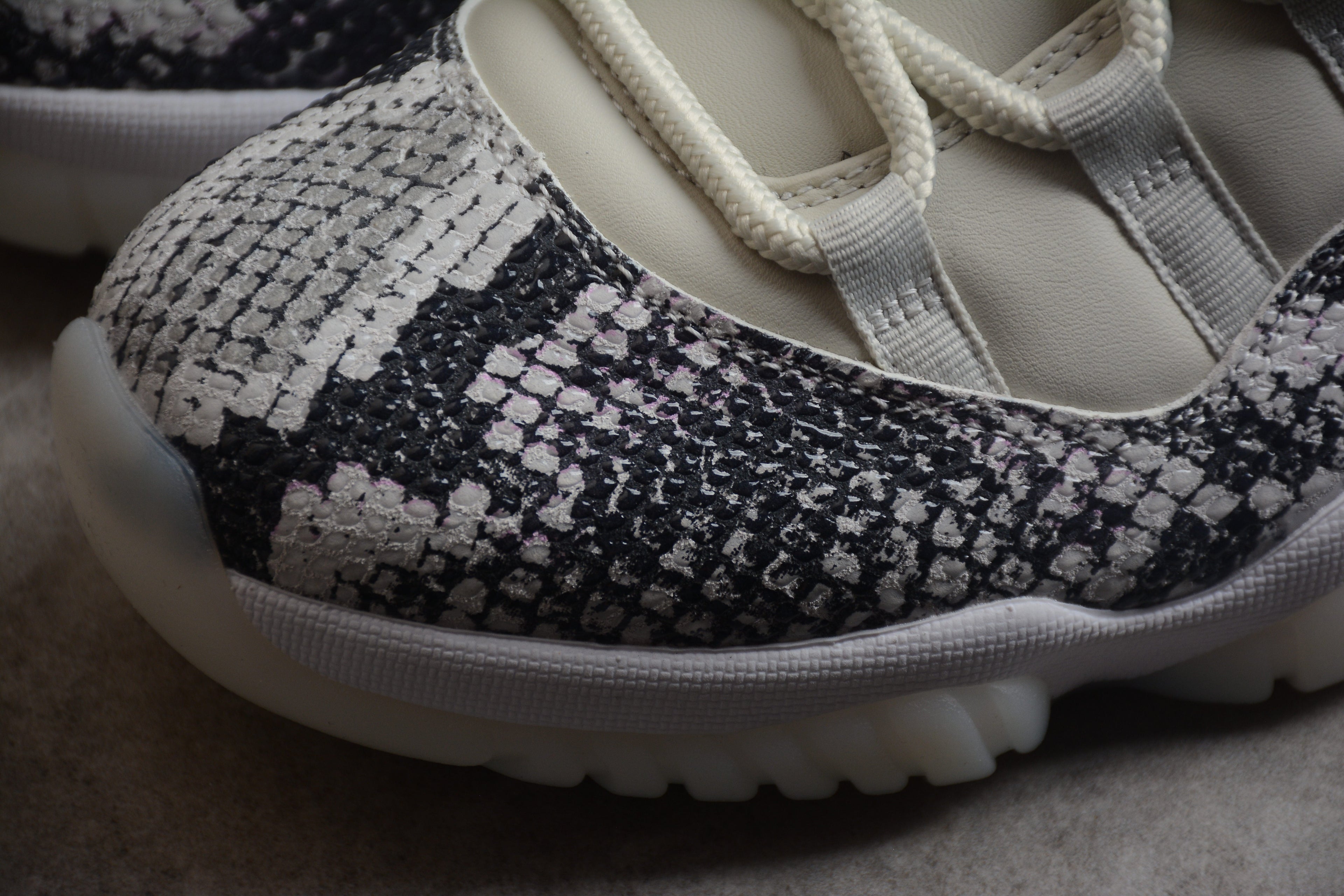 AJ 11 Low "Snake"