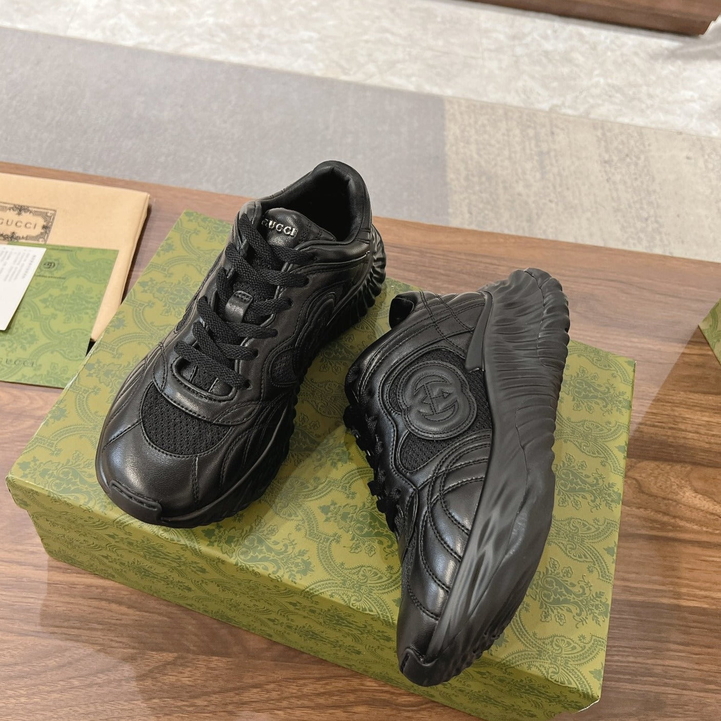 GUCCI RIPPLE SNEAKER BLACK