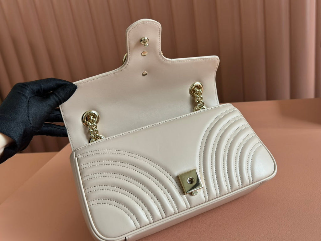 GUCCI MARMONT MEDIUM SHOUDER BAG 26 IN LIGHT BEIGE CALFSKIN