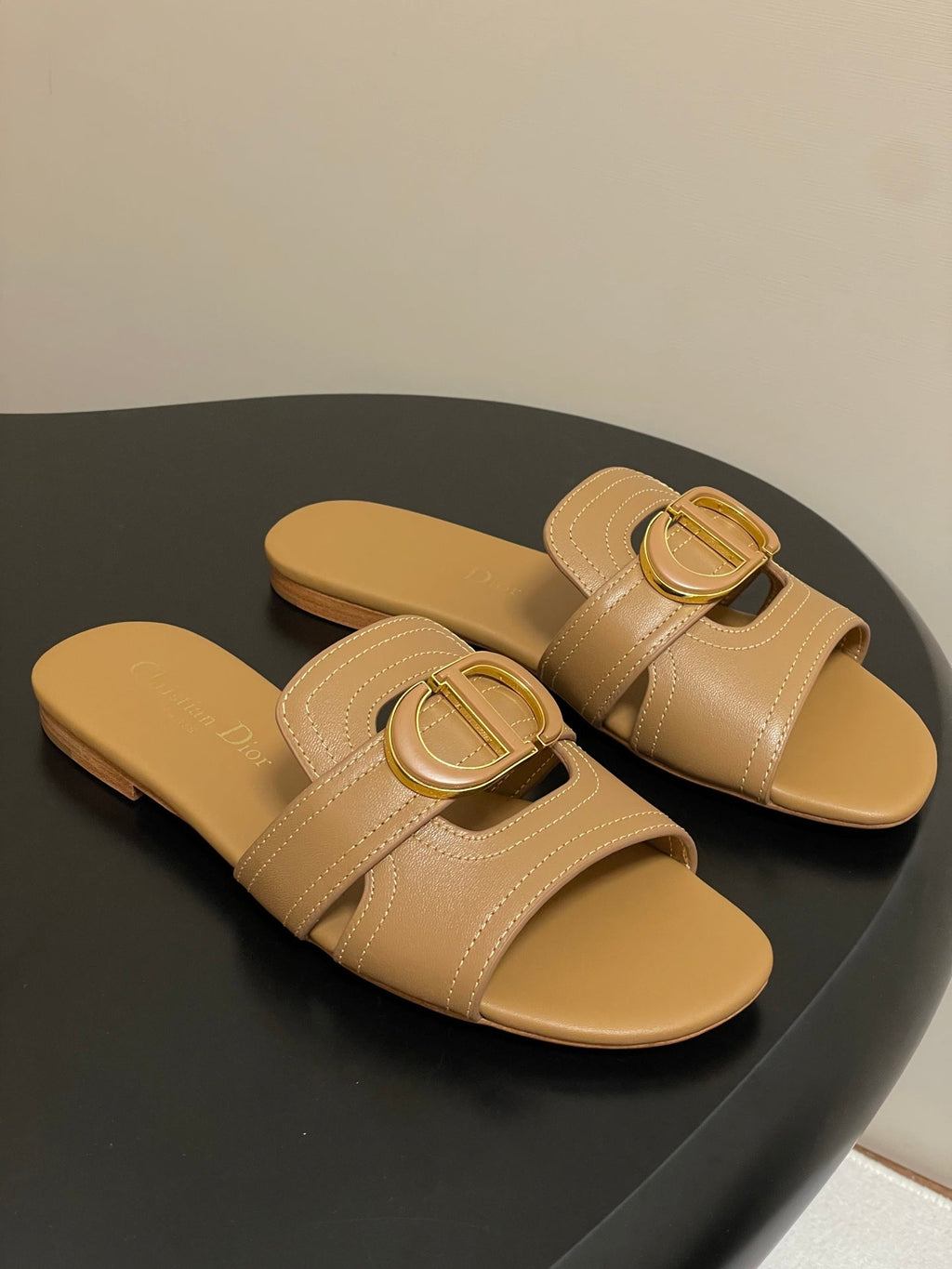 DIOR CLASSIC MONTAIGNE SANDALS 25S IN LIGHT BROWN LAMBSKIN WITH CD LOGO