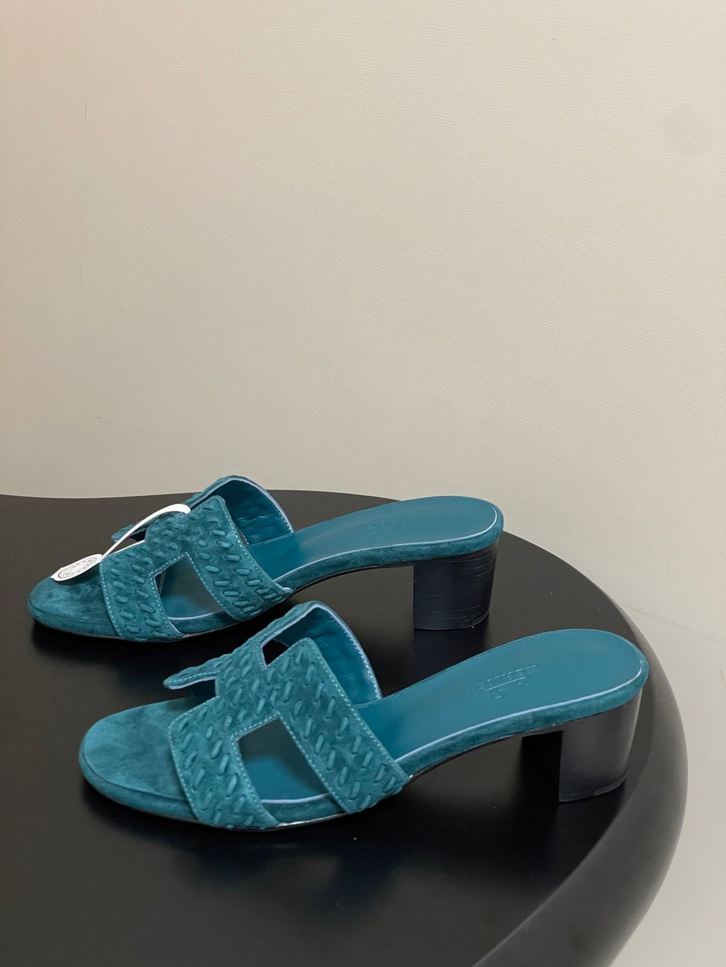 HERMES 25S ORAN HIGH‑HEEL SANDAL IN DARK BLUE SUEDE AND LAMBSKIN