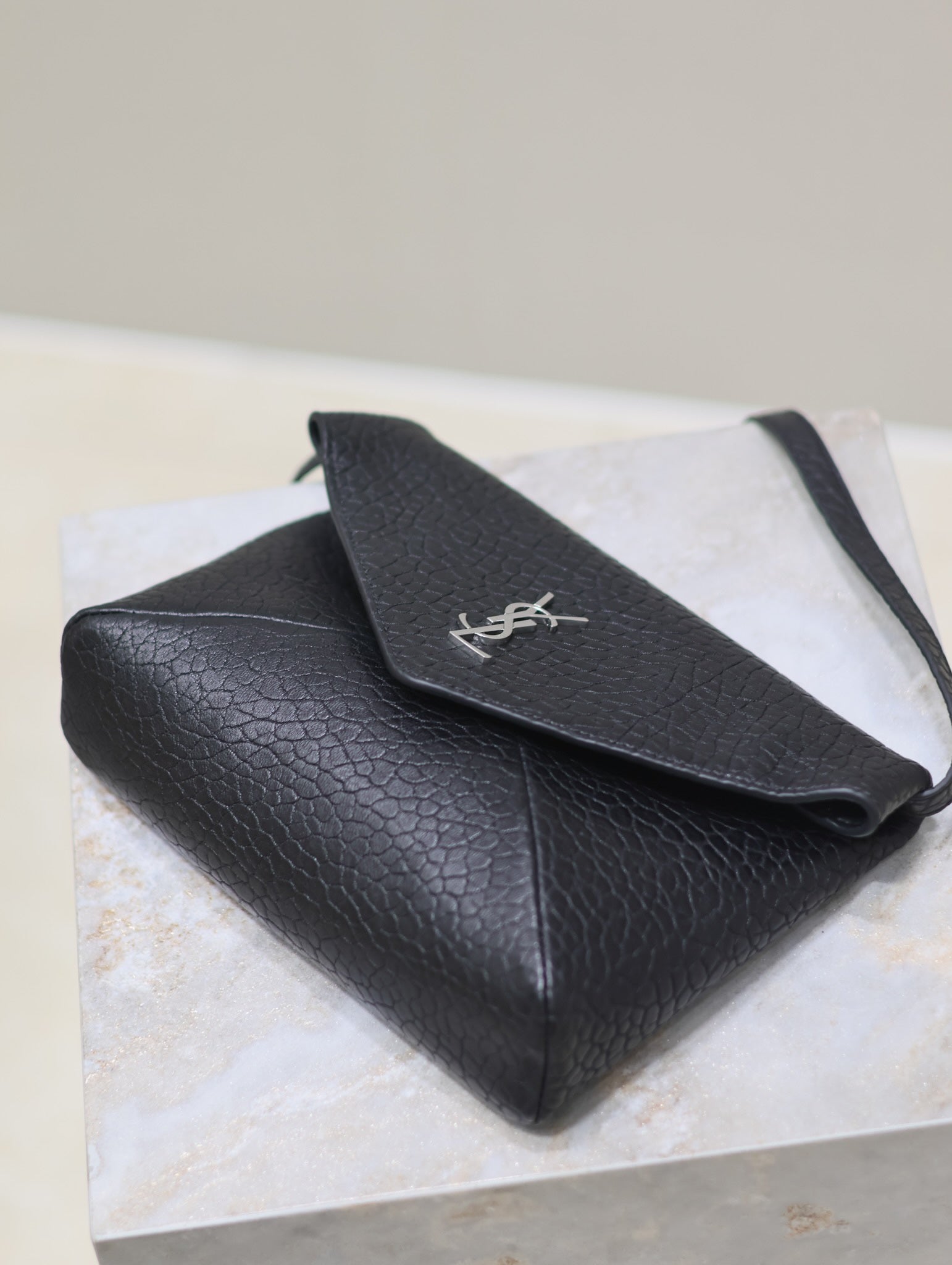 ENVELOPE CHAIN BAG 23 IN BLACK ELEPHANT TEXTURE LAMBSKIN SILVER LOGO