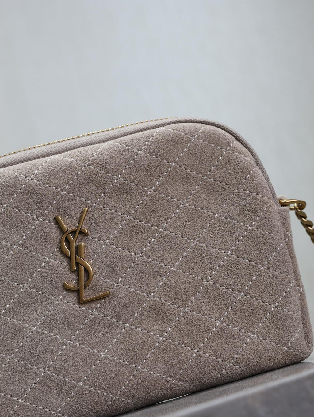 GABY ZIPPED POUCH 19 IN GRAY MATTE SUEDE GOLD HARDWARE