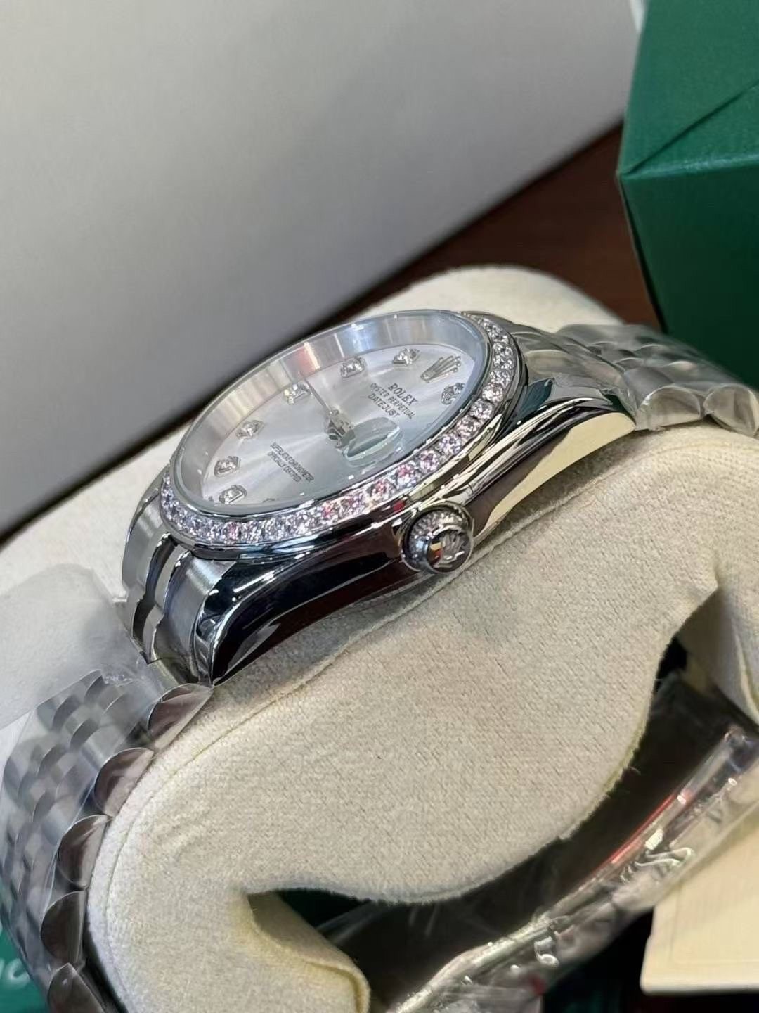 Rolex Iridescent Dial Metal Bracelet Watch