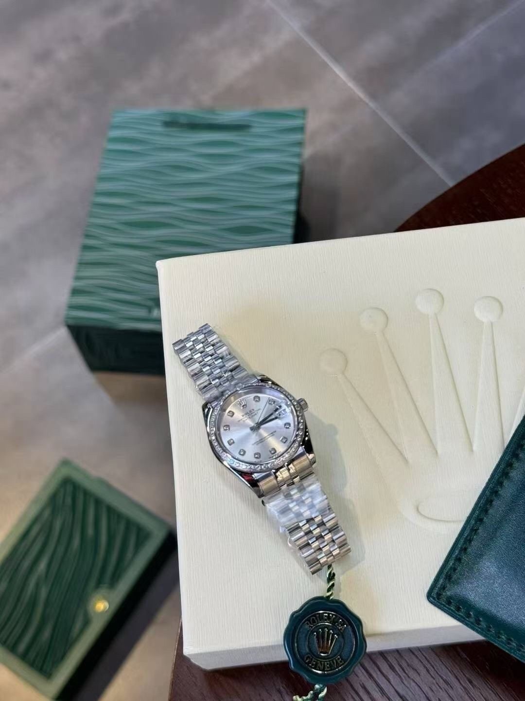 Rolex Pale Iridescent Dial Metal Bracelet Watch